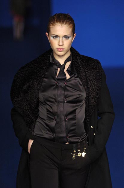 DIRK BIKKEMBERGS F/W2005 TIE BLOUSE
